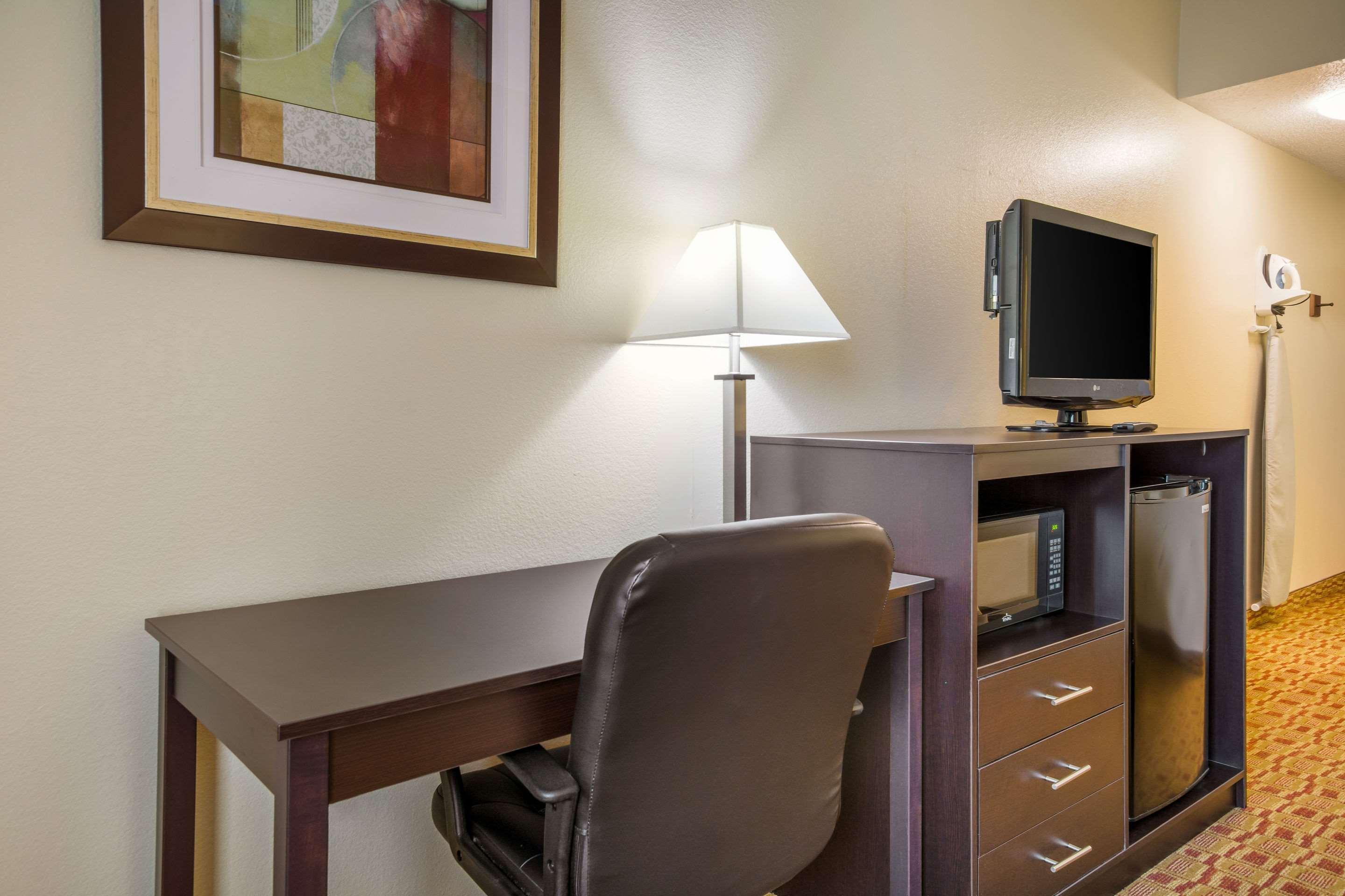 Quality Inn & Suites Sellersburg Exteriér fotografie