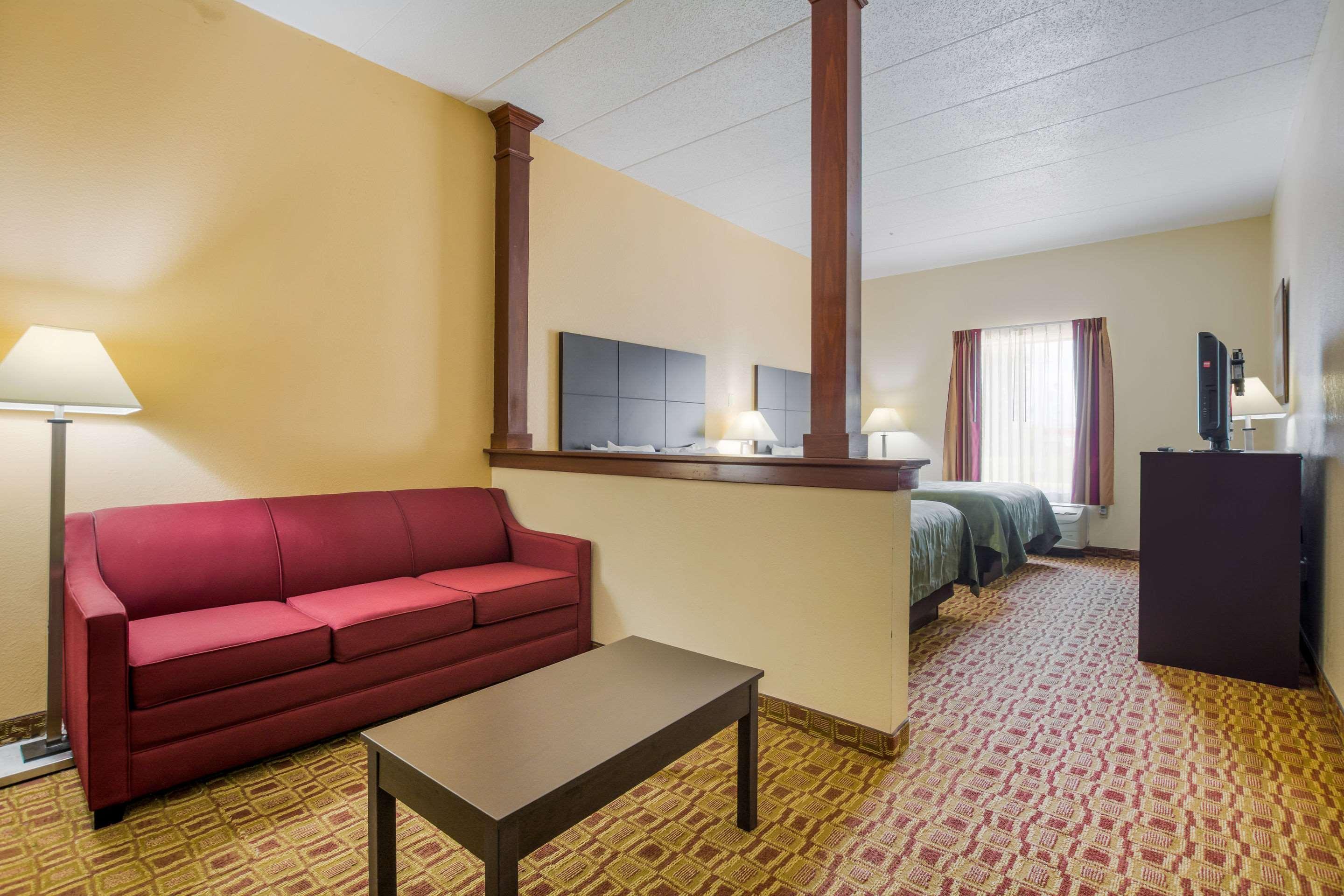 Quality Inn & Suites Sellersburg Exteriér fotografie