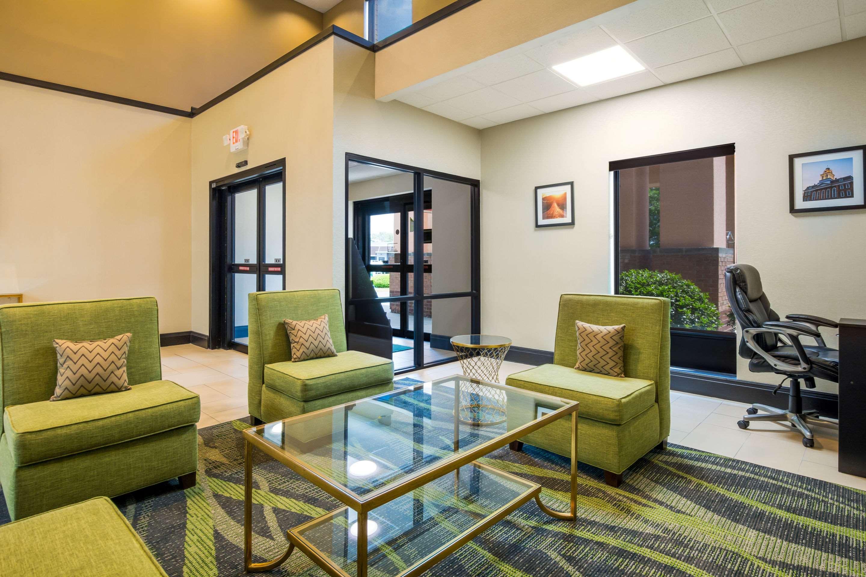 Quality Inn & Suites Sellersburg Exteriér fotografie