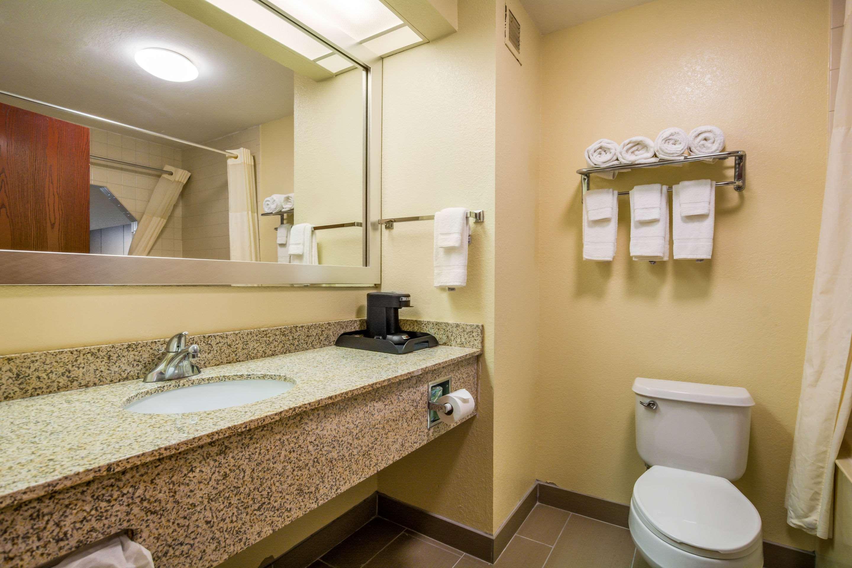 Quality Inn & Suites Sellersburg Exteriér fotografie