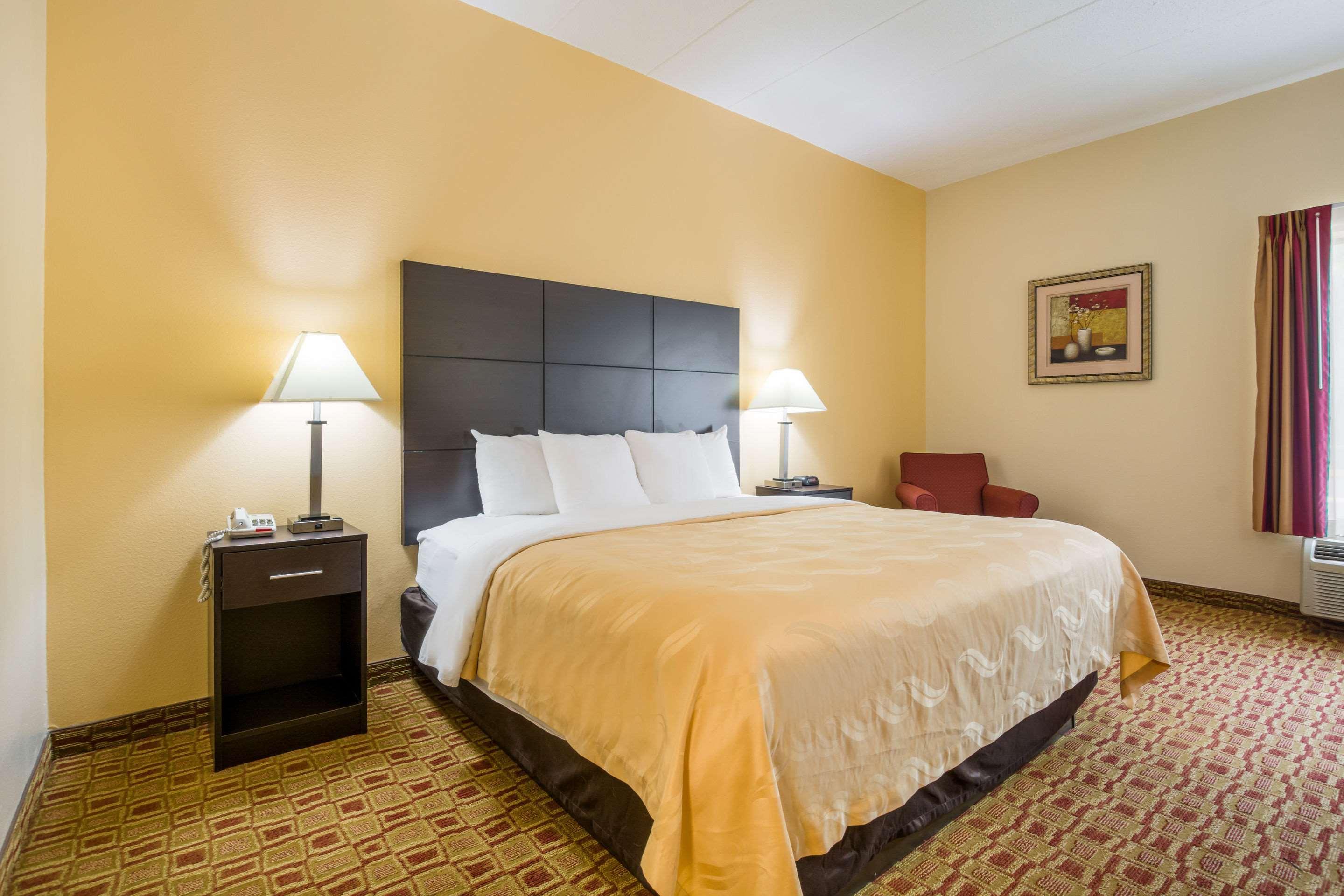 Quality Inn & Suites Sellersburg Exteriér fotografie