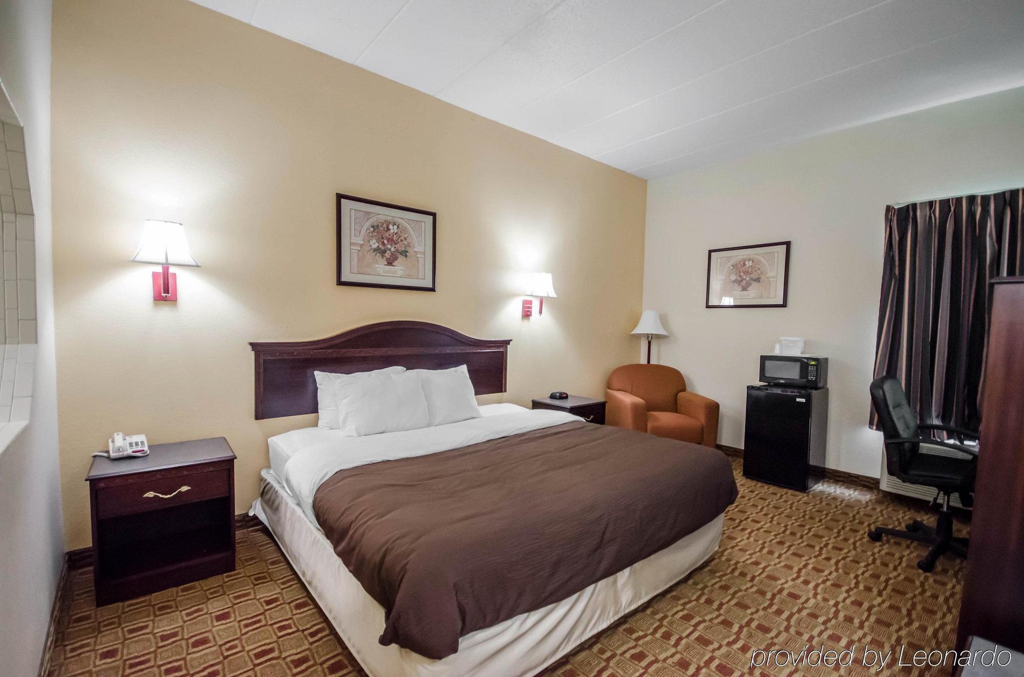 Quality Inn & Suites Sellersburg Exteriér fotografie